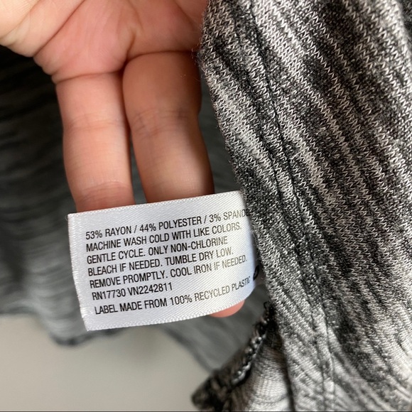 Ava & Viv Marled Grey Asymmetrical Light Sweater Size 2X - Picture 7 of 7